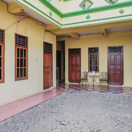 RedDoorz Syariah near Stadion Maulana Yusuf Serang Bagian luar foto