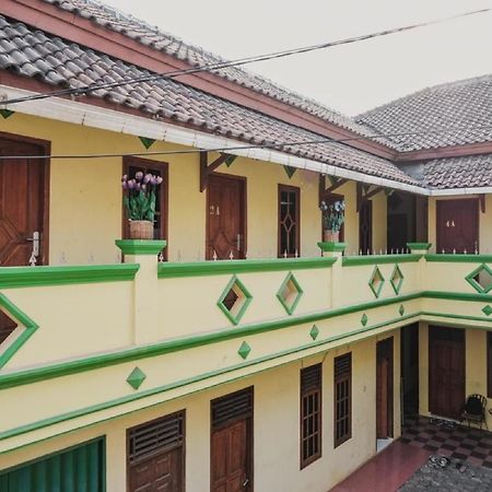 RedDoorz Syariah near Stadion Maulana Yusuf Serang Bagian luar foto