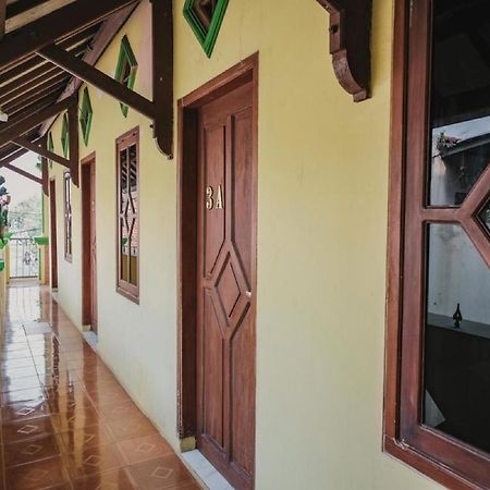 RedDoorz Syariah near Stadion Maulana Yusuf Serang Bagian luar foto