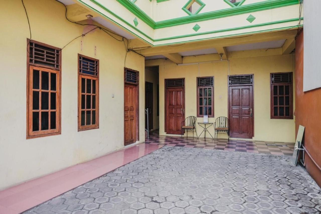 RedDoorz Syariah near Stadion Maulana Yusuf Serang Bagian luar foto