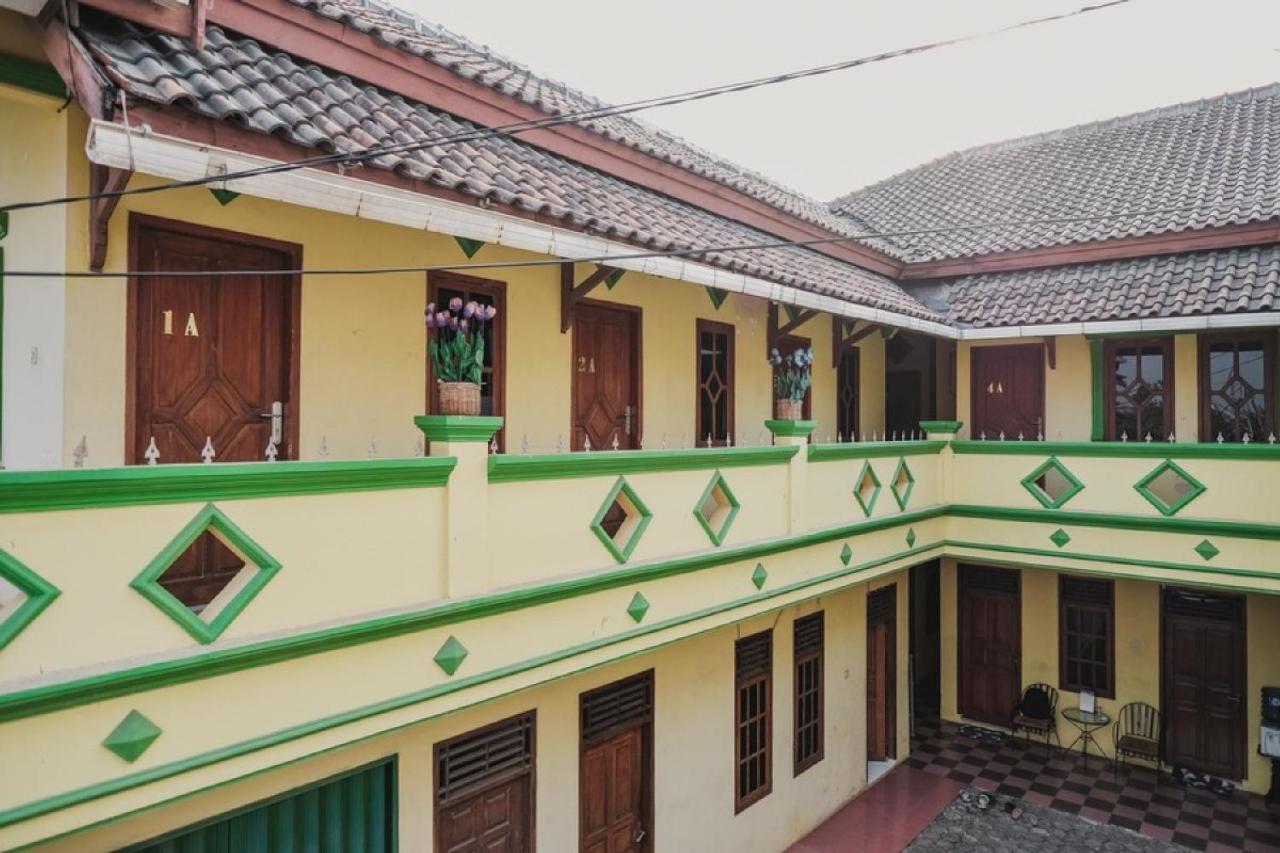 RedDoorz Syariah near Stadion Maulana Yusuf Serang Bagian luar foto