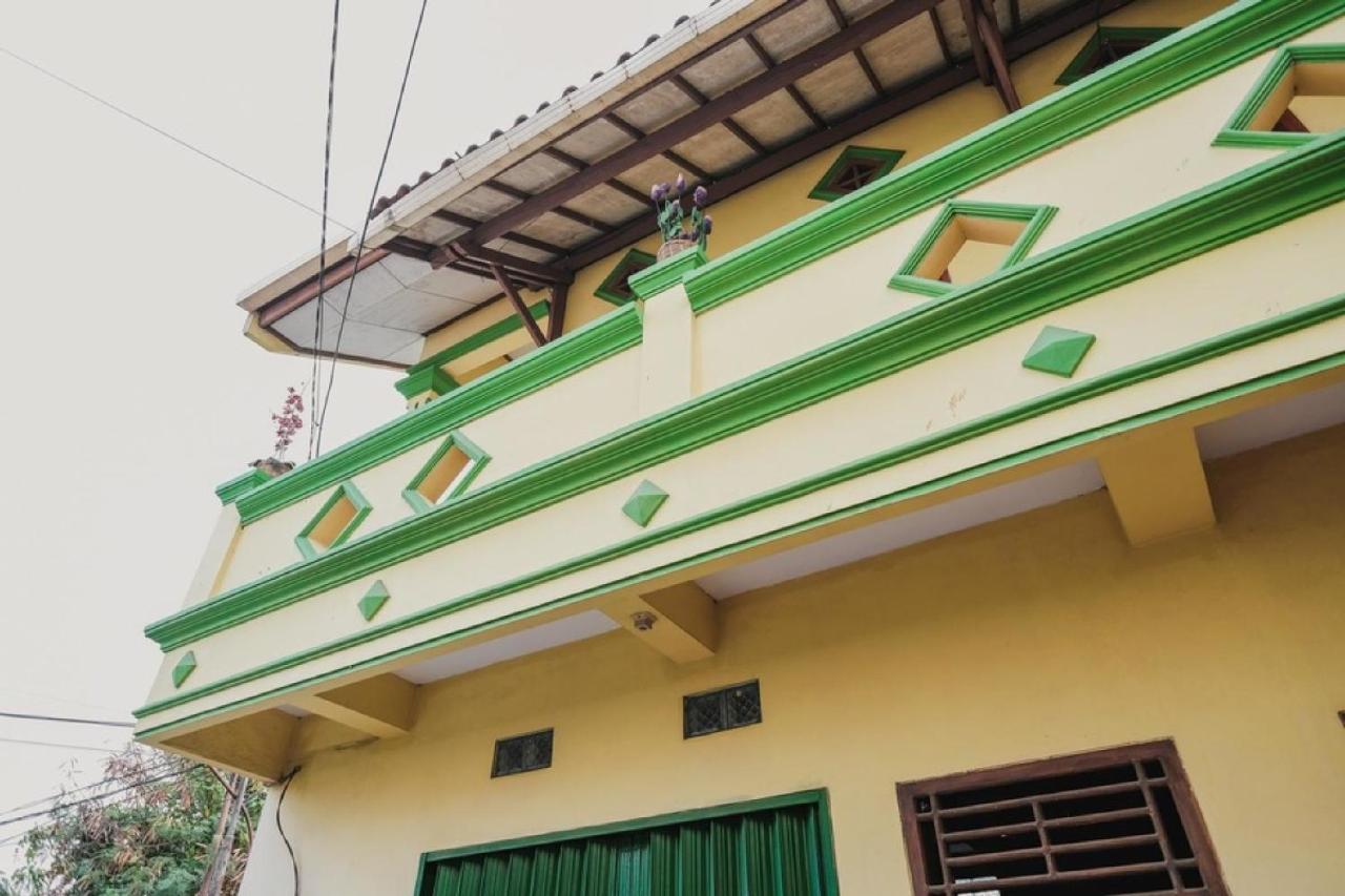 RedDoorz Syariah near Stadion Maulana Yusuf Serang Bagian luar foto