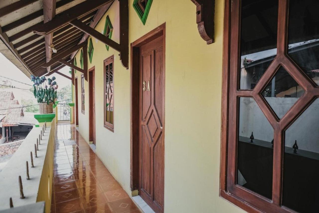 RedDoorz Syariah near Stadion Maulana Yusuf Serang Bagian luar foto